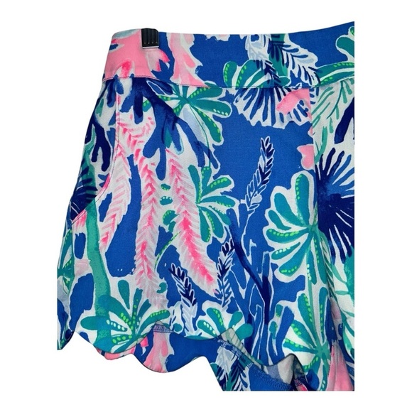 Lilly Pulitzer SzM Blue Pink Floral Dahlia Summer scalloped Beach women’s shorts - Picture 4 of 10